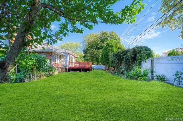 $1,388,000 | 94 Phipps Lane, Plainview, NY 11803