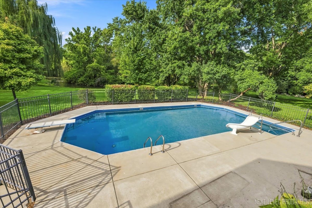 3663 Wolf Road Oswego, IL 60543 - Photo 56 of 78 Gallery Image 56