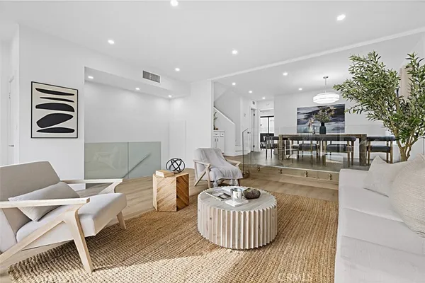 $899,000 | 4218 Troost Avenue, Unit 20, Studio City, CA 91604