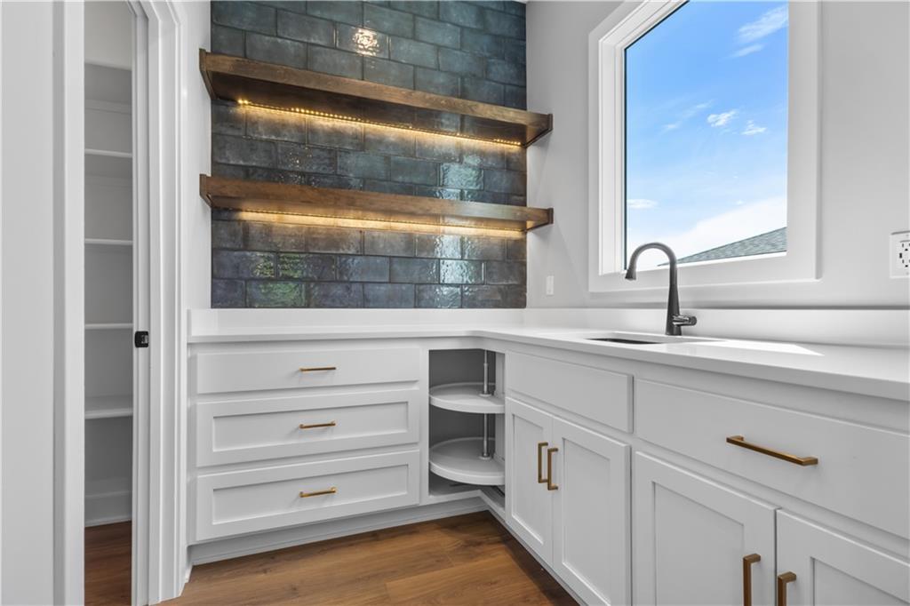 5143 Northwest 47 Terrace Riverside, MO 64150 - Photo 11 of 31