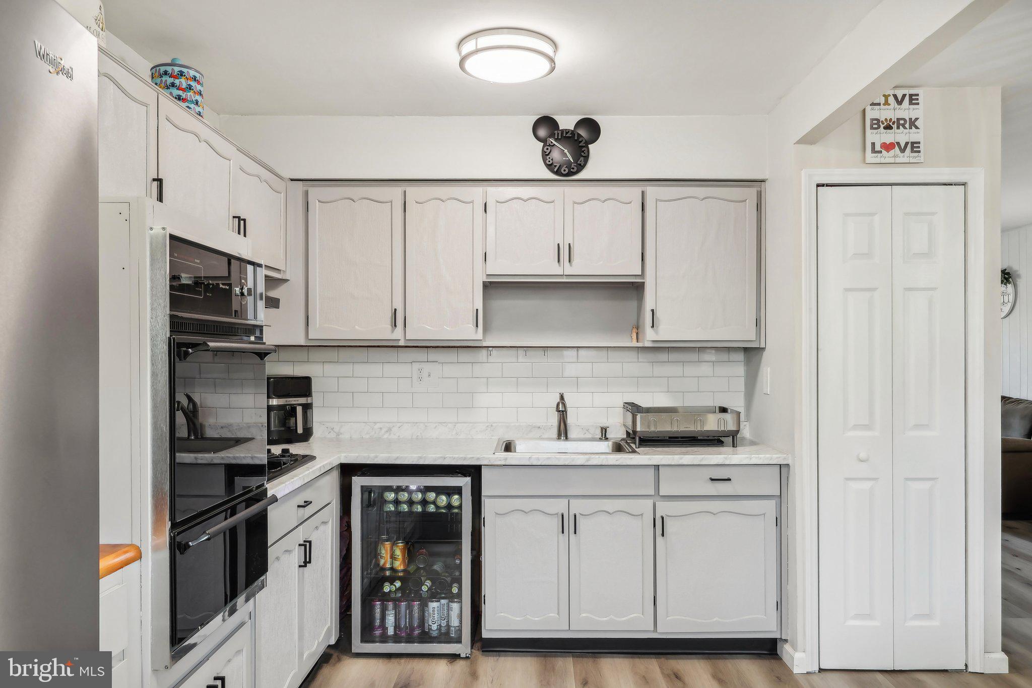 10906 Heflin Road Philadelphia, PA 19154 - Photo 11 of 29