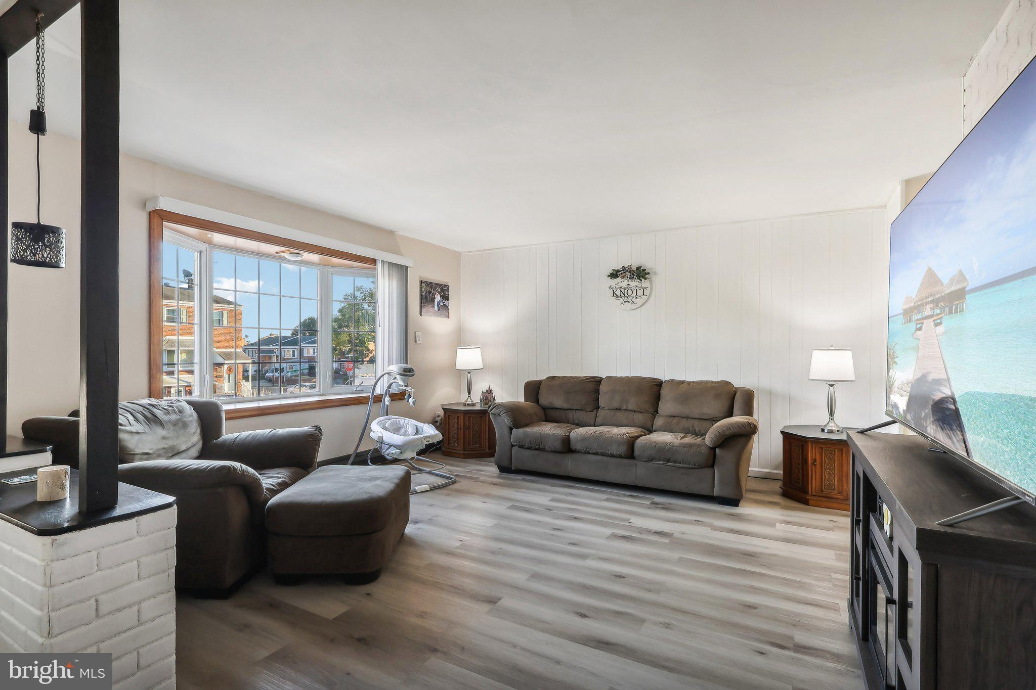 10906 Heflin Road Philadelphia, PA 19154 - Photo 5 of 29