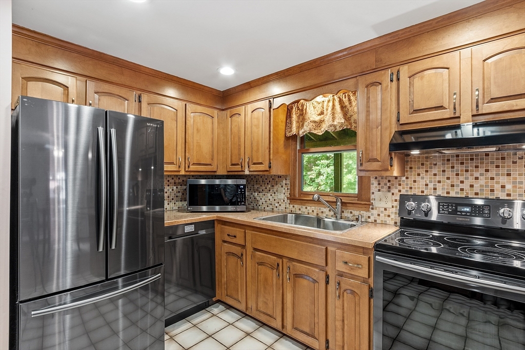 415 South Ashburnham Road Westminster, MA 01473 - Photo 4 of 40 Gallery Image 4