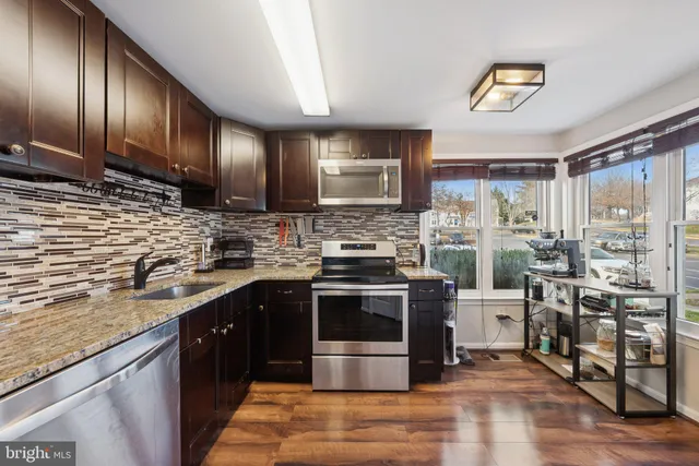 $3,100 | 7307 Castleberg Court, Alexandria, VA 22315