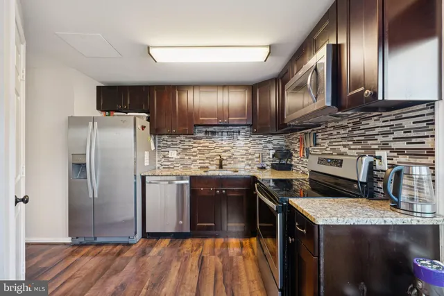 $3,100 | 7307 Castleberg Court, Alexandria, VA 22315