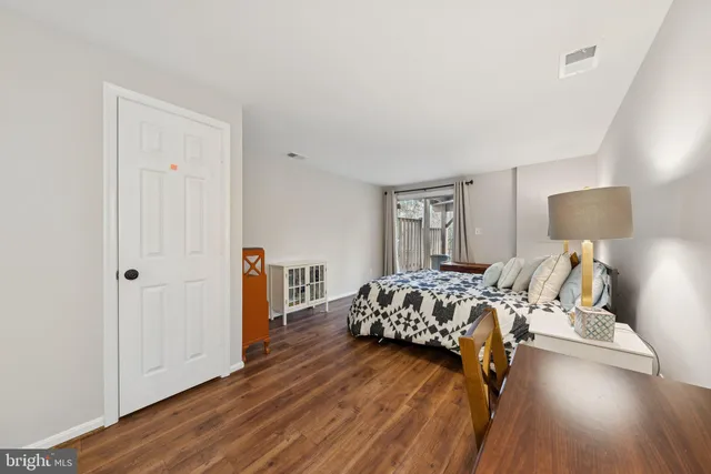 $3,100 | 7307 Castleberg Court, Alexandria, VA 22315