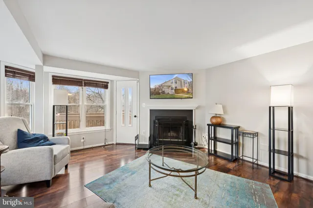 $3,100 | 7307 Castleberg Court, Alexandria, VA 22315