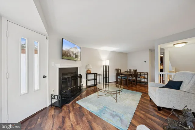 $3,100 | 7307 Castleberg Court, Alexandria, VA 22315