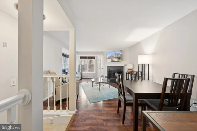 $3,100 | 7307 Castleberg Court, Alexandria, VA 22315