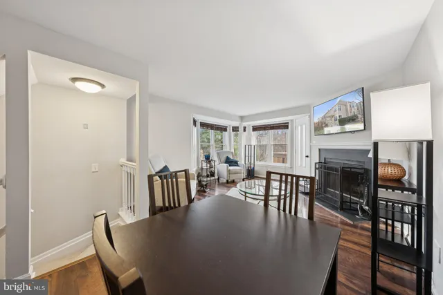 $3,100 | 7307 Castleberg Court, Alexandria, VA 22315