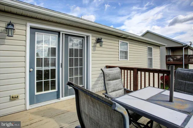 a view of a back yard of the house