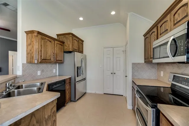 $2,150 | 121 Price Circle, Hackberry, TX 75036