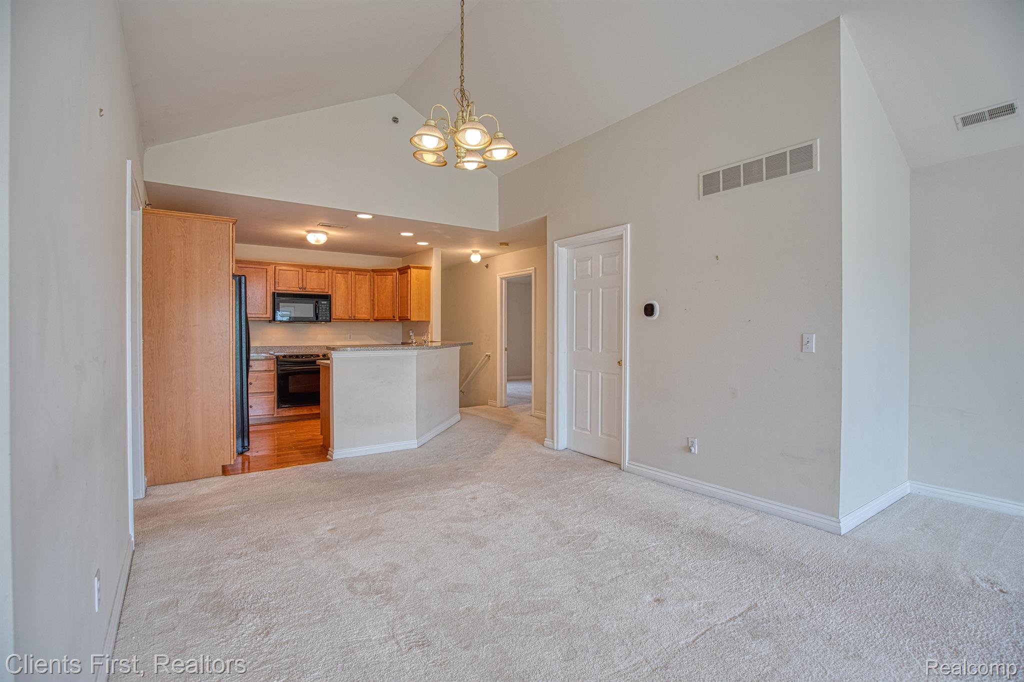45473 North Stonewood Road Canton, MI 48187 - Photo 10 of 50 Gallery Image 10
