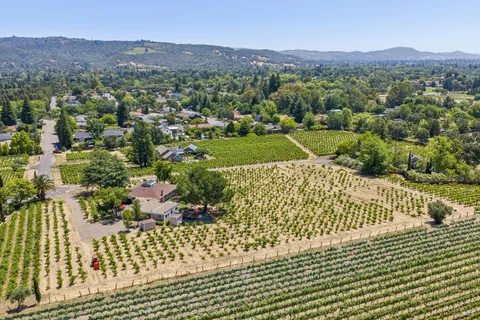 $2,350,000 | 1075 Lark Avenue, Sonoma, CA 95476