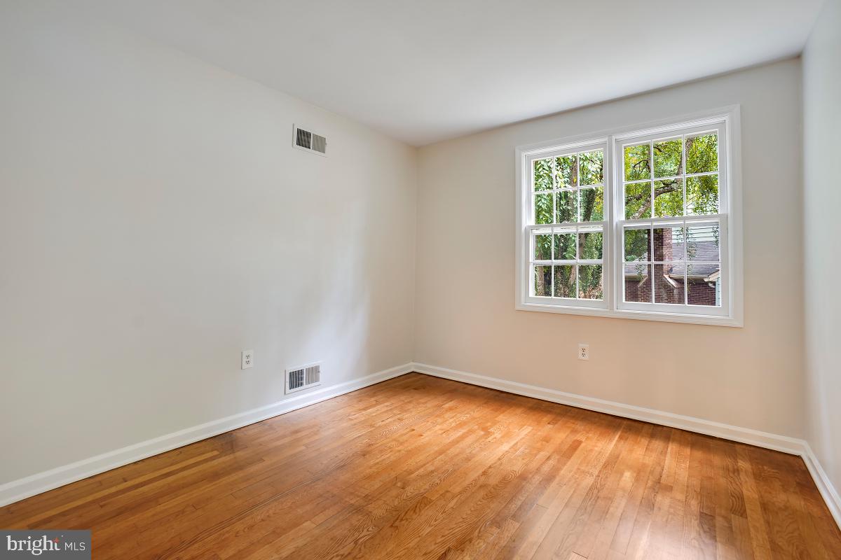 2520 Farrier Lane Reston, VA 20191 - Photo 26 of 49