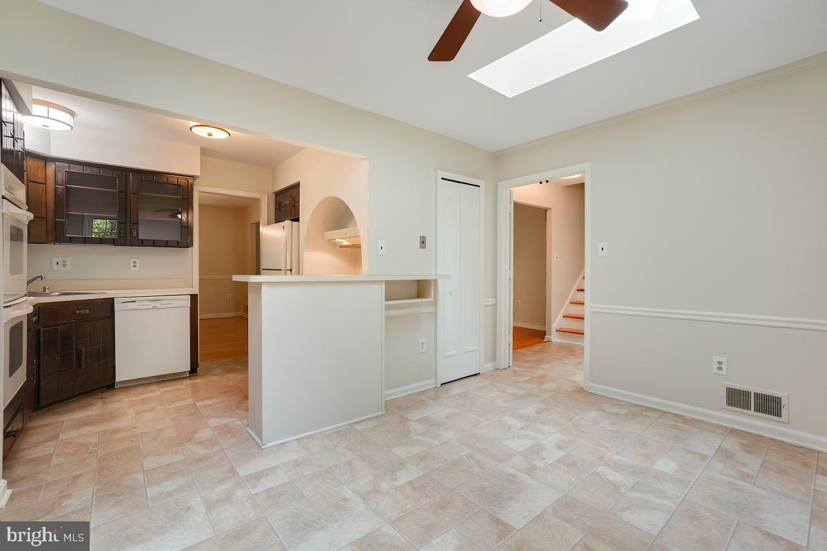 2520 Farrier Lane Reston, VA 20191 - Photo 6 of 49