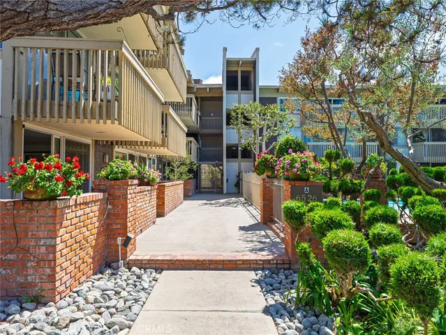 $725,000 | 6526 Ocean Crest Drive, Unit A115, Rancho Palos Verdes, CA 90275