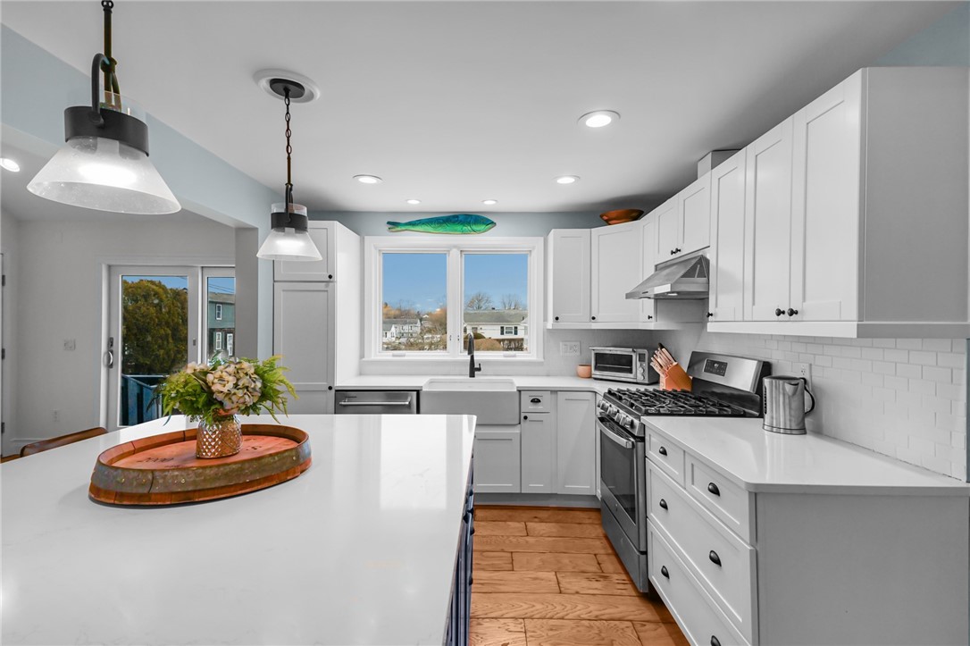 206 Reservoir Road Middletown, RI 02842 - Photo 5 of 45