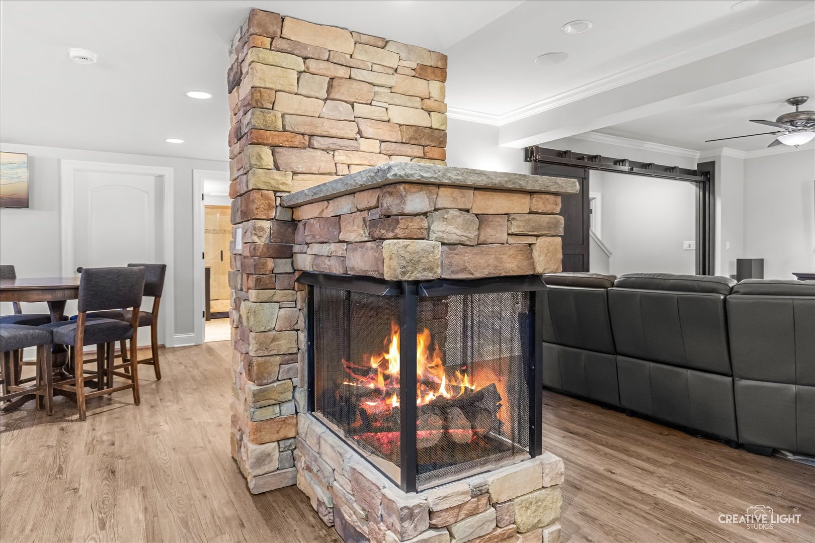 3680 Broadleaf Avenue Elgin, IL 60124 - Photo 38 of 69 a living room with furniture