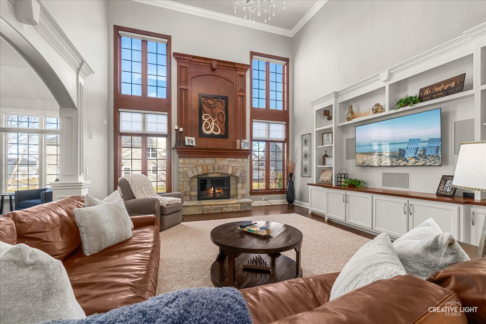 3680 Broadleaf Avenue Elgin, IL 60124 - Photo 6 of 69 a living room with furniture fireplace and window