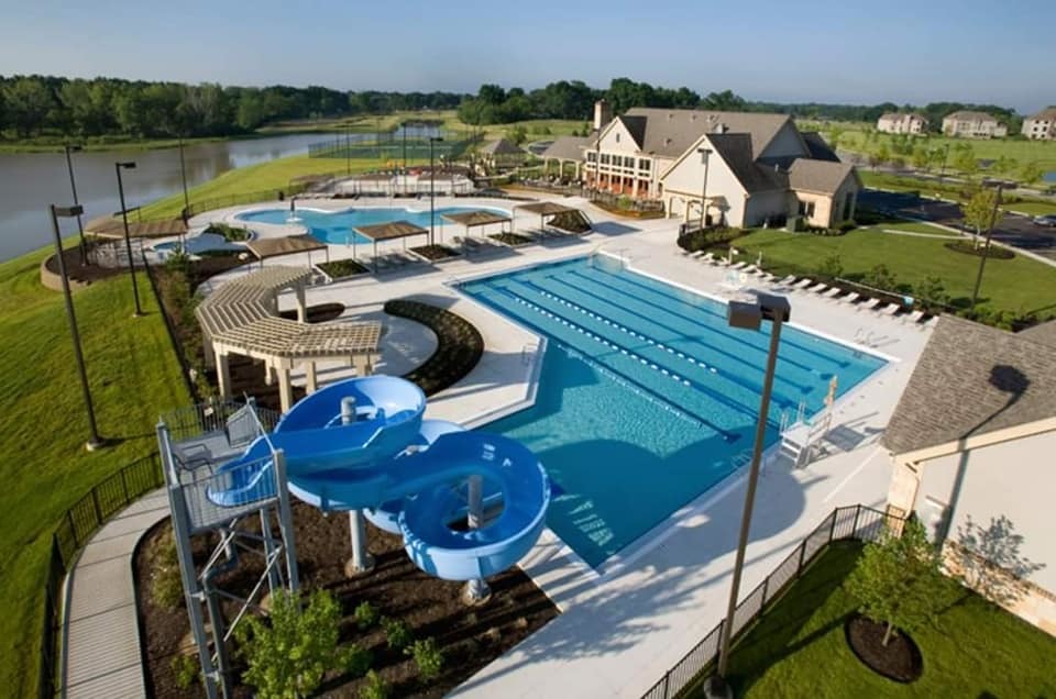 3680 Broadleaf Avenue Elgin, IL 60124 - Photo 63 of 69 a view of a chairs and table in the terrace