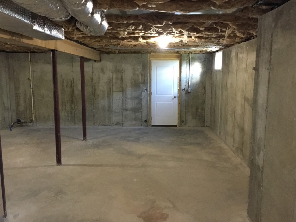 85 B Maple Avenue, Unit B Rutland, MA 01543 - Photo 19 of 19 a view of a room