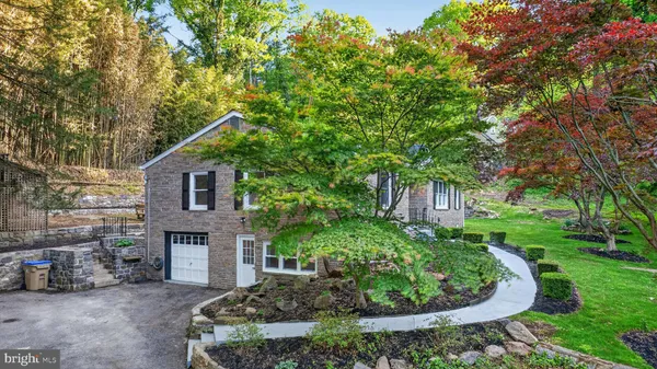$825,000 | 135 Bryn Mawr Avenue, Newtown Square, PA 19073