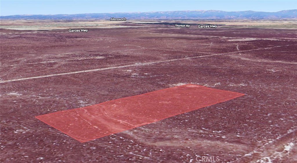 4609013 Wasco Wasco, CA 93280 - Photo 1 of 7 a view of an empty room with a ocean
