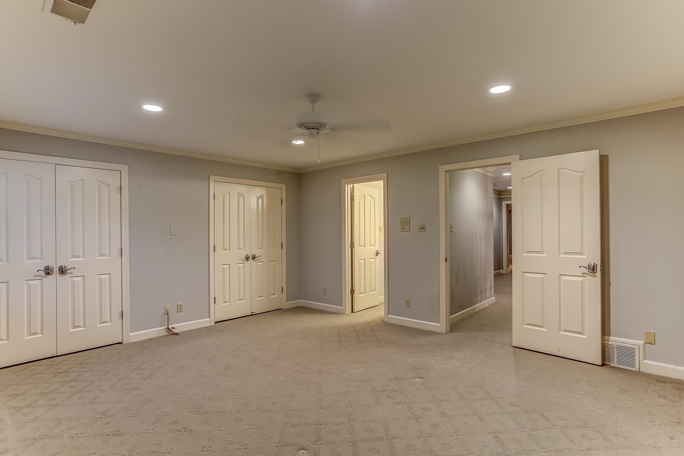 8711 Windrush Memphis, TN 38125 - Photo 35 of 40 an empty room with closet area