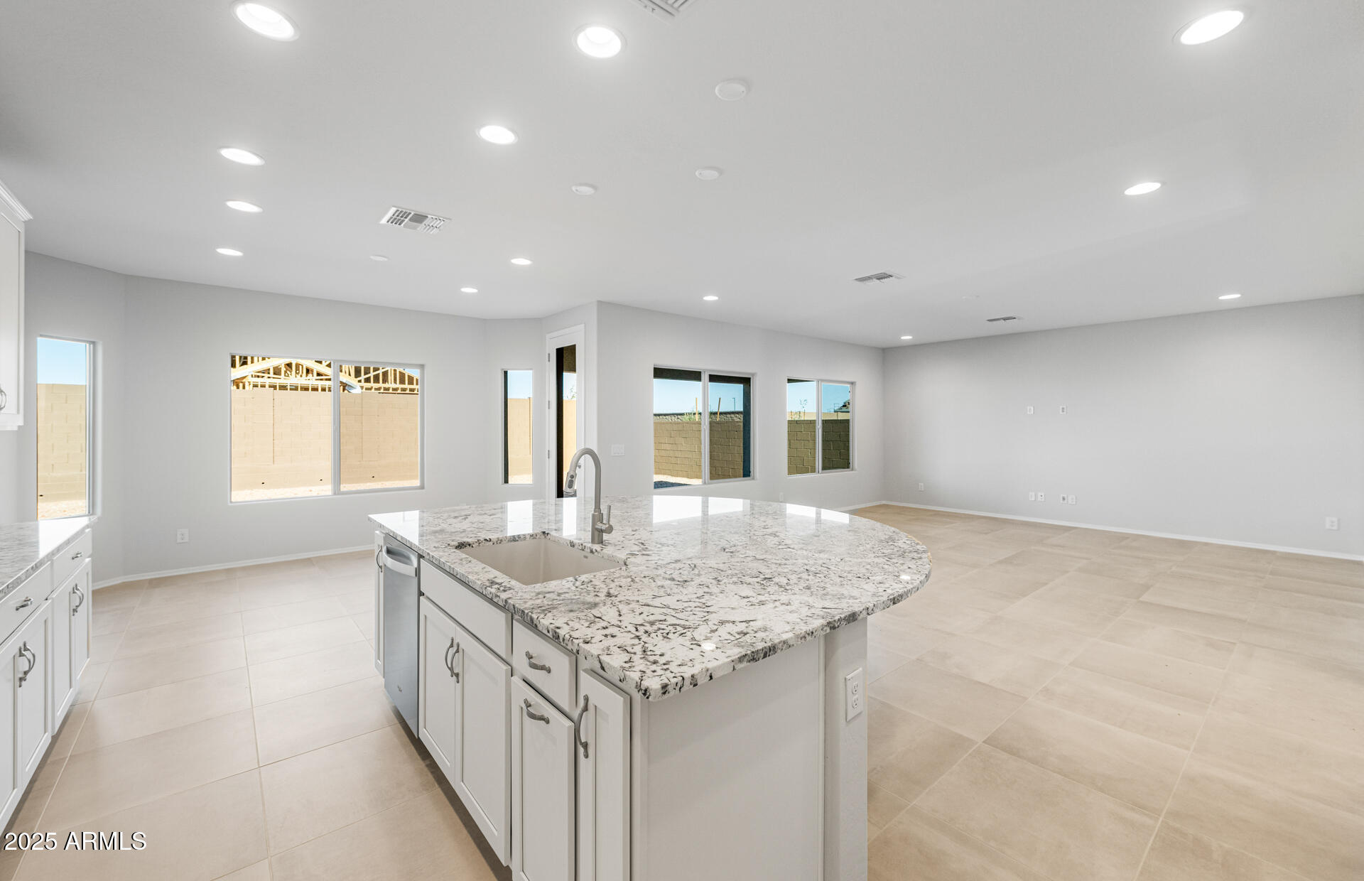 6770 West Ripken Way Florence, AZ 85132 - Photo 14 of 41 Kitchen/Cafe/Gathering Room