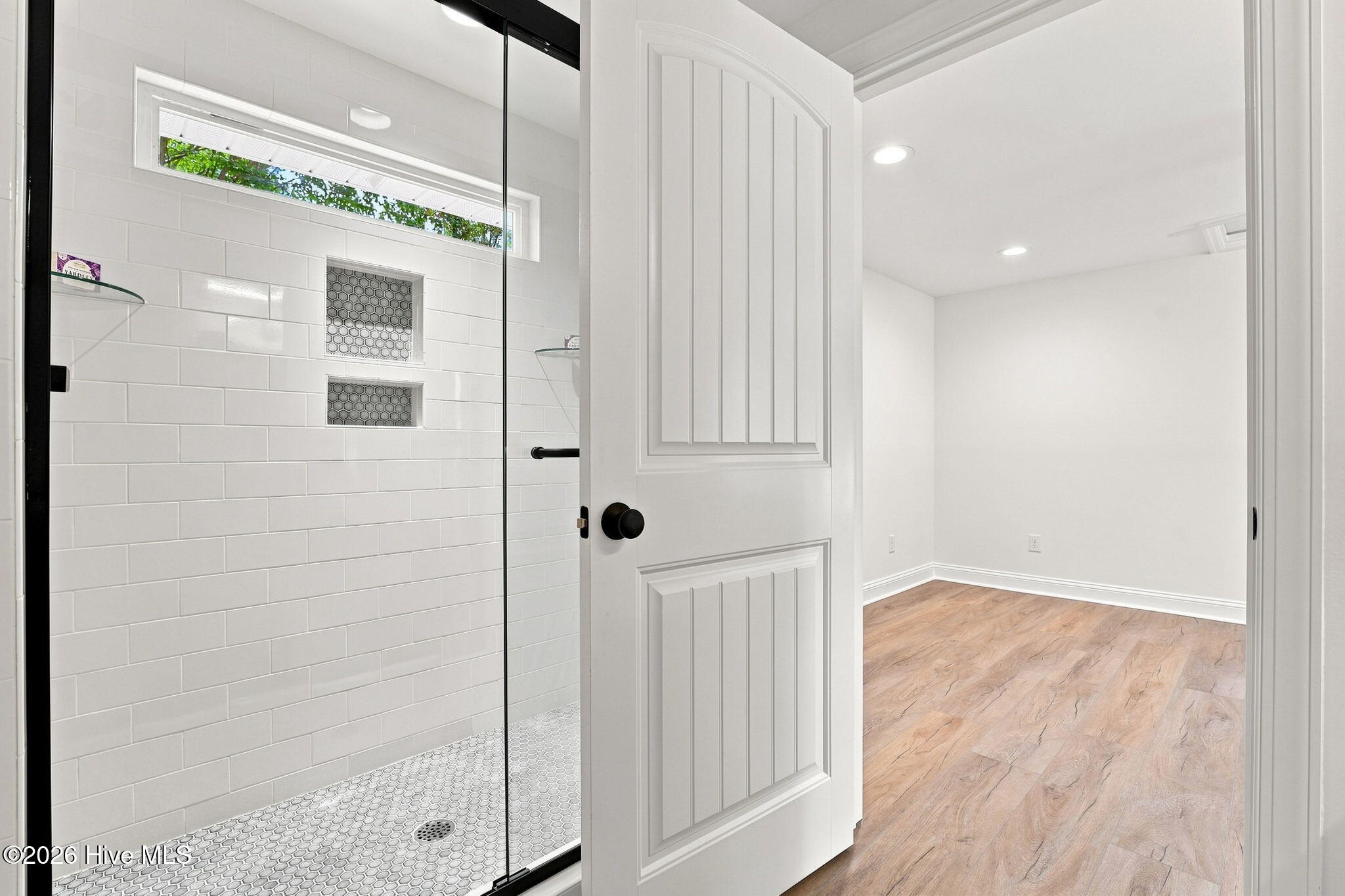 611 Sun Road Aberdeen, NC 28315 - Photo 39 of 59 Cottage tiled shower
