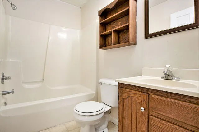 $950 | 484 Florence Road, Constantine, MI 49042