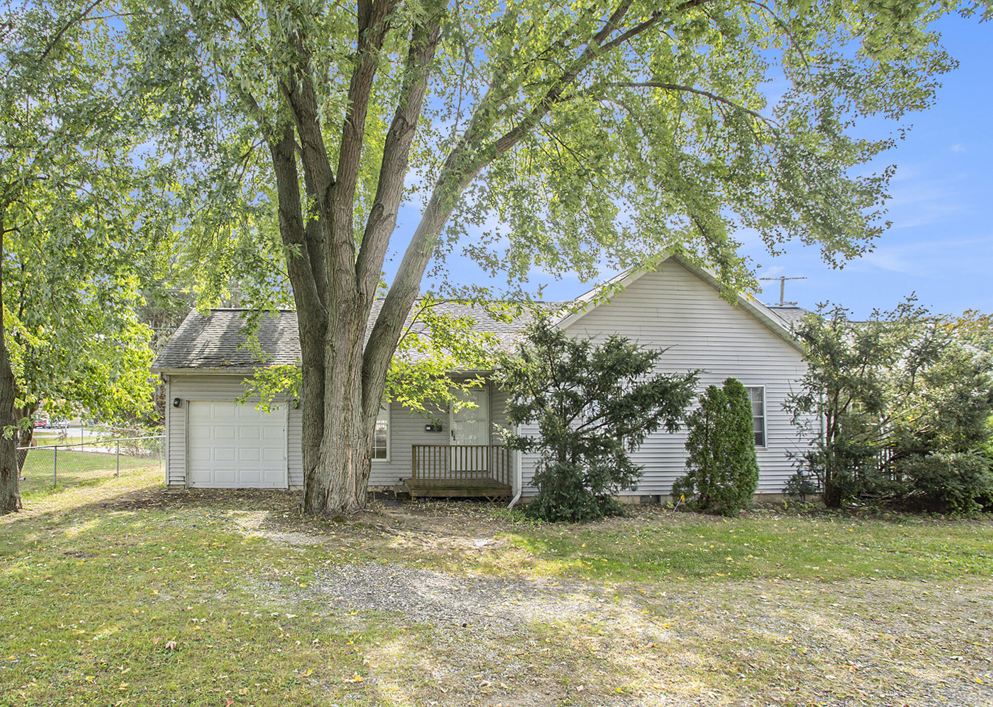 484 Florence Road Constantine, MI 49042 - Photo 2 of 16 003_581a9109_499