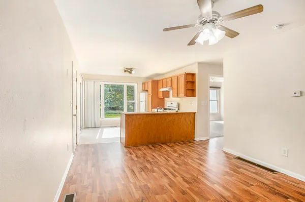 $950 | 484 Florence Road, Constantine, MI 49042