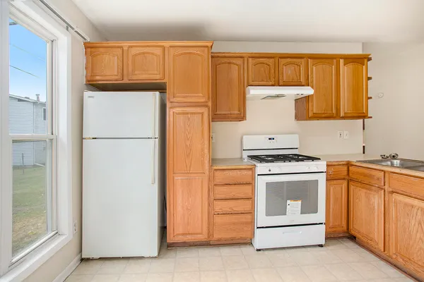 $950 | 484 Florence Road, Constantine, MI 49042