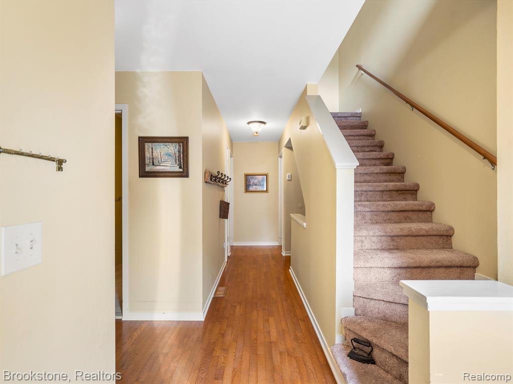 564 Victoria Court Rochester Hills, MI 48307 - Photo 6 of 40