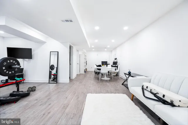 $4,600 | 5020 River Road, Bethesda, MD 20816