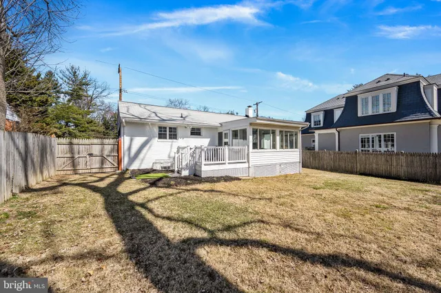 $4,600 | 5020 River Road, Bethesda, MD 20816