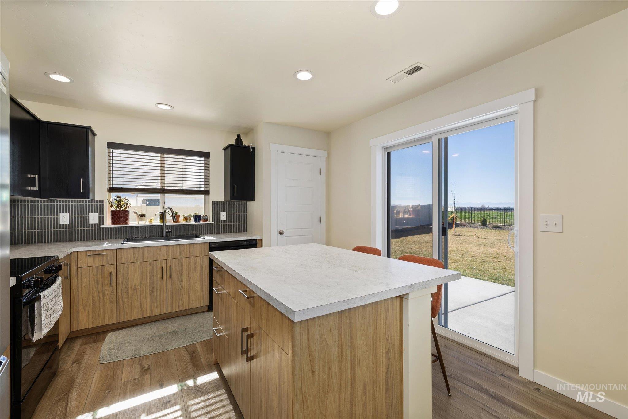 6855 South Dedication Way Meridian, ID 83642 - Photo 10 of 40