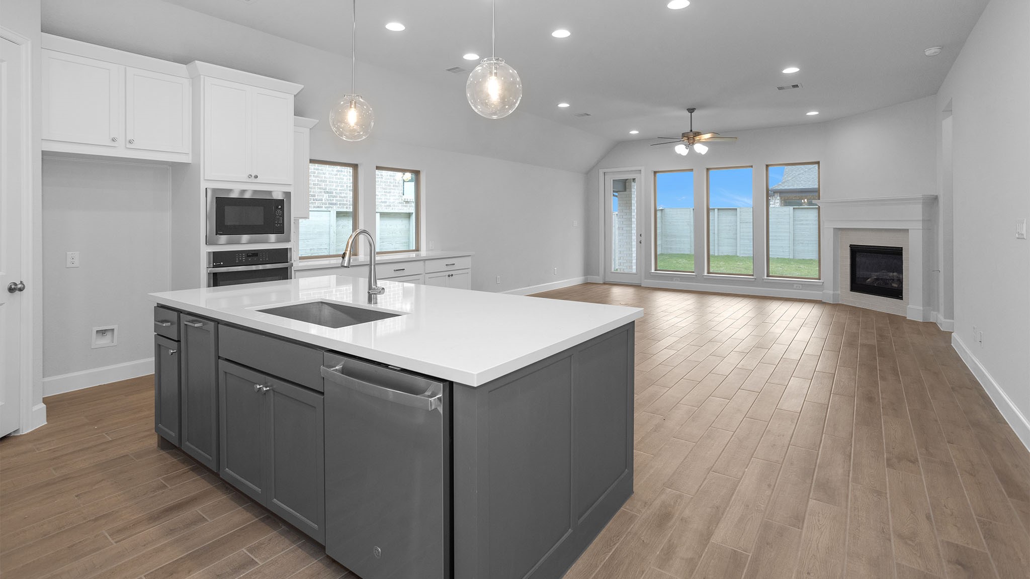 6726 Mountain Brook Way Friendswood, TX 77546 - Photo 8 of 20