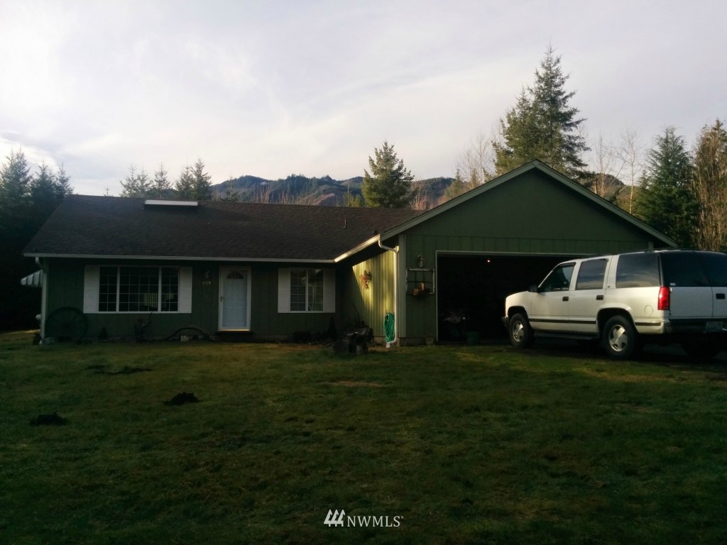 102 Round Top Road Mineral, WA 98355 - Photo 1 of 16