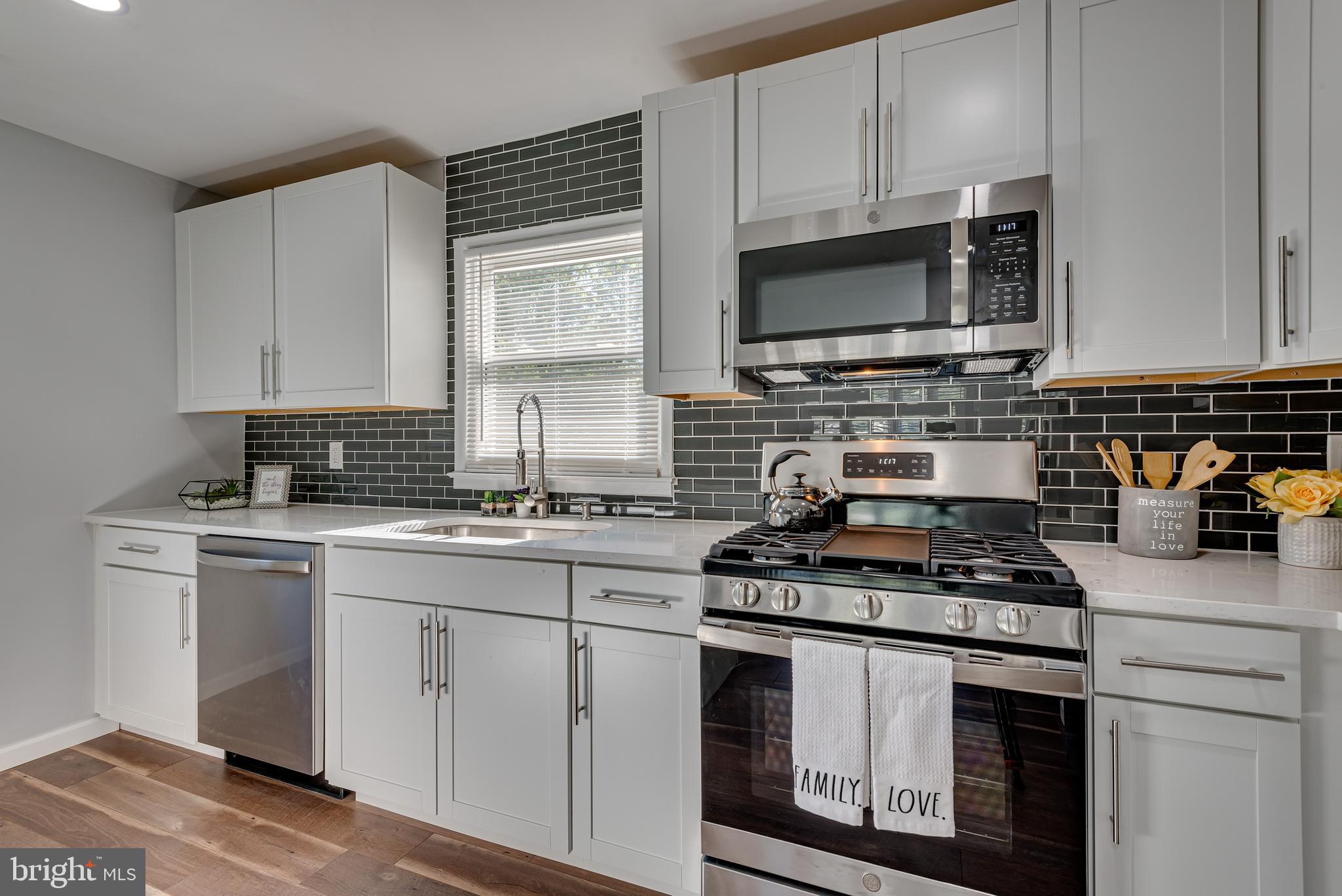 9427 Blackstone Road Manassas, VA 20110 - Photo 5 of 43 Gallery Image 5