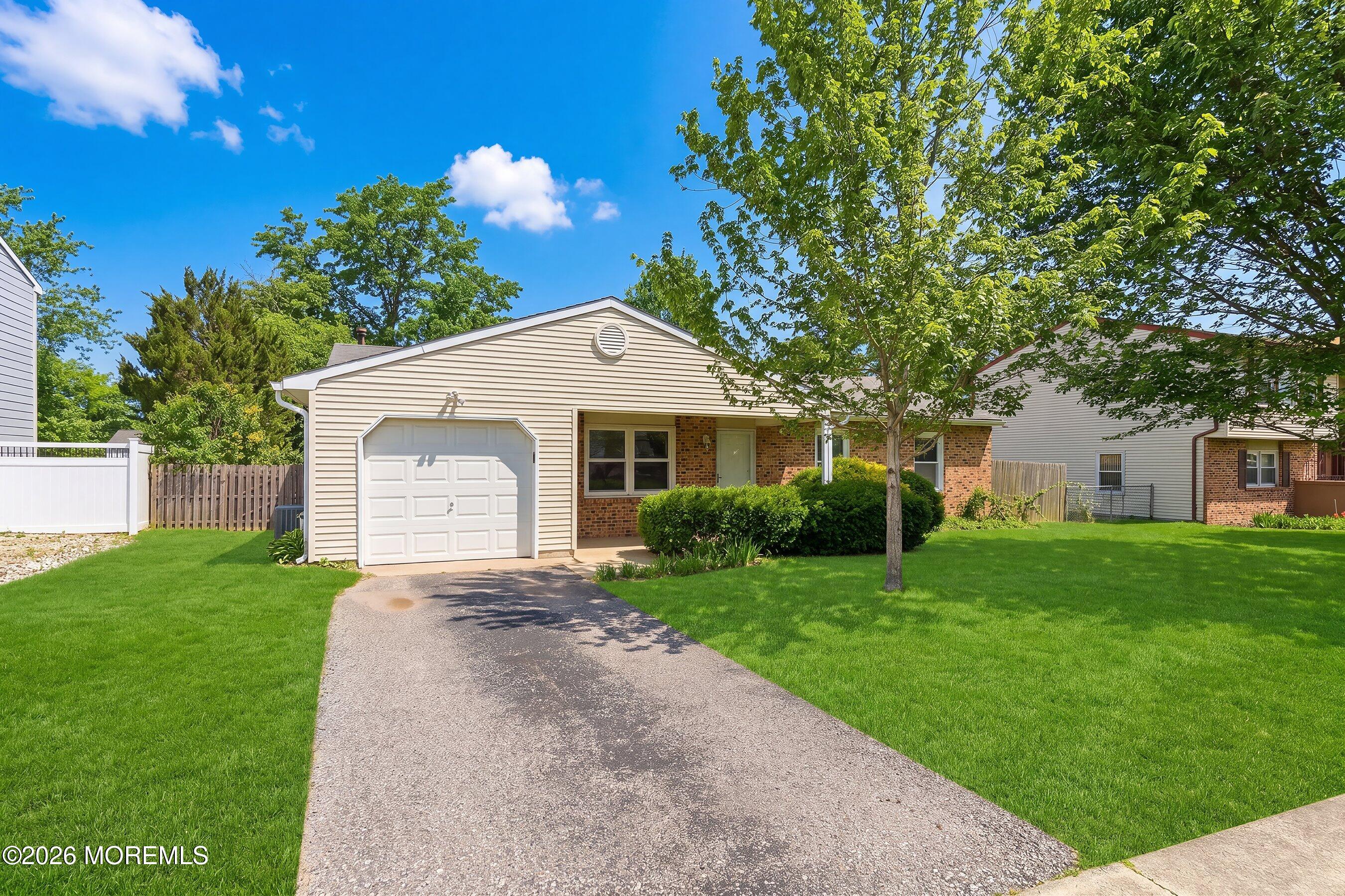 10 Lilac Place Howell, NJ 07731 - Photo 2 of 30 1000019897