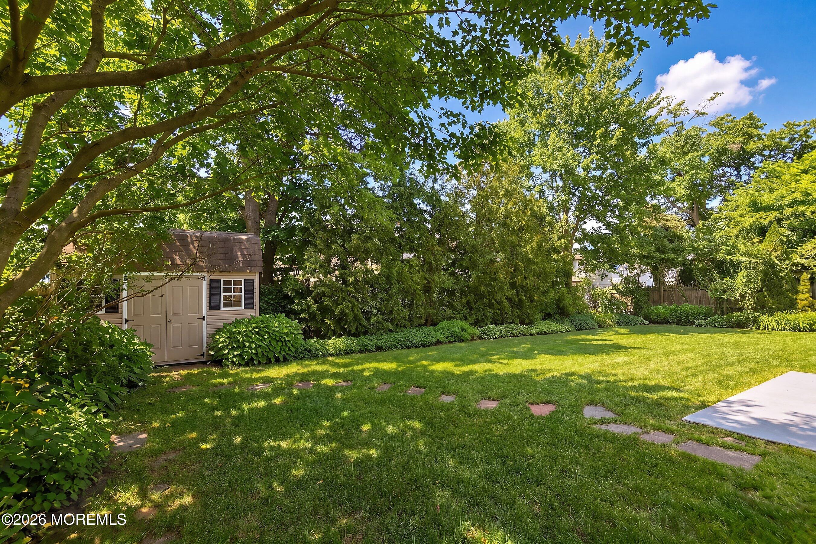 10 Lilac Place Howell, NJ 07731 - Photo 29 of 30 1000019930