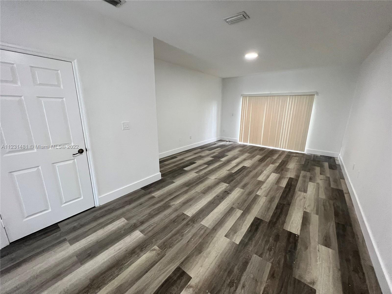 Vizcaya Miramar, FL 33027 - Photo 5 of 15 a view of bedroom