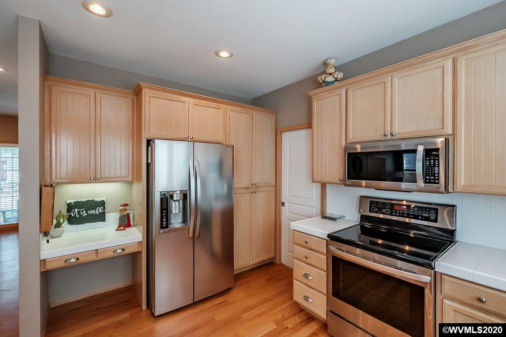 2041 Chase Loop Southwest Albany, OR 97321 - Photo 16 of 42 Gallery Image 16