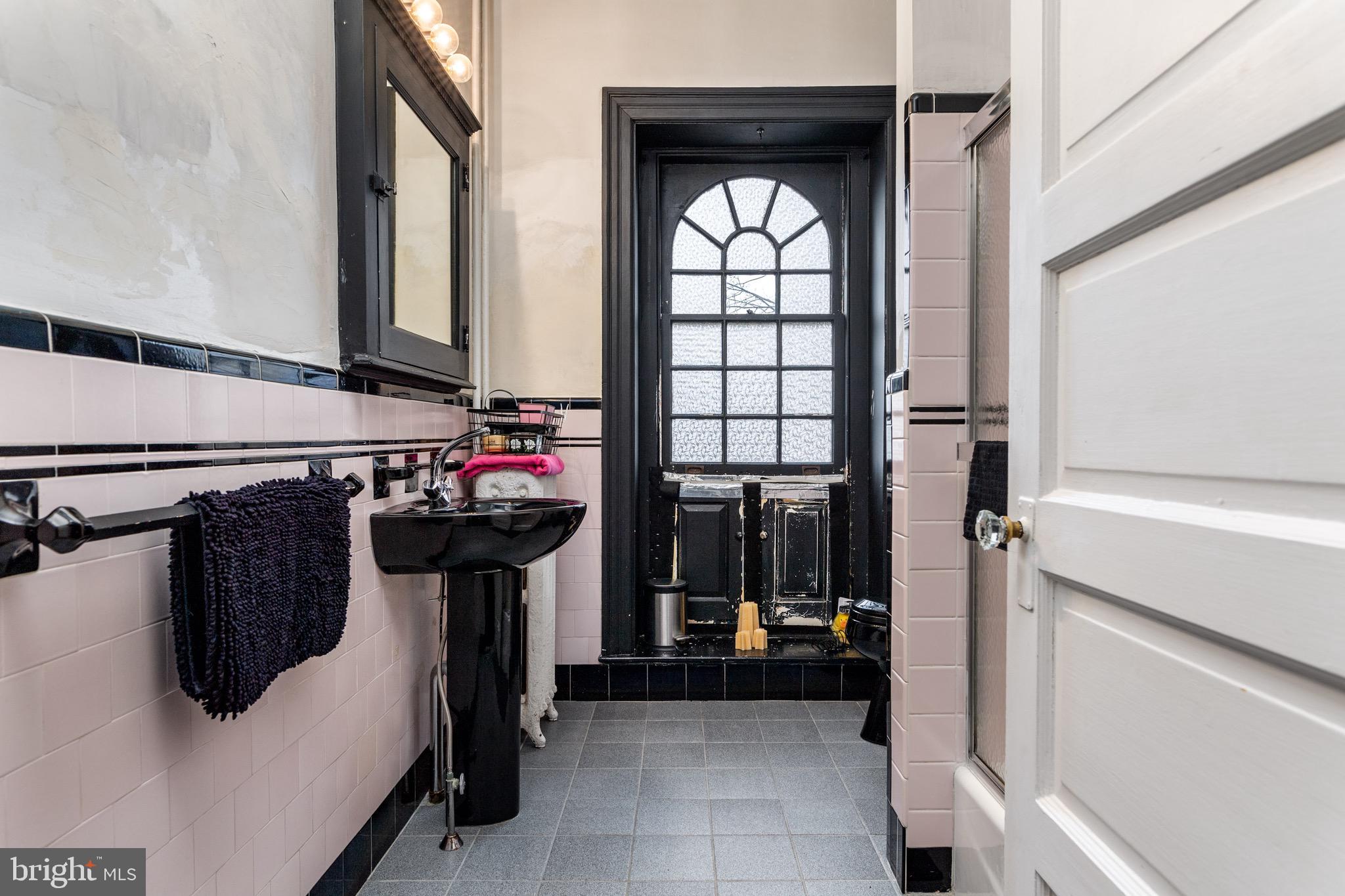 7330 Ridge Avenue Philadelphia, PA 19128 - Photo 22 of 31 2nd floor bathroom