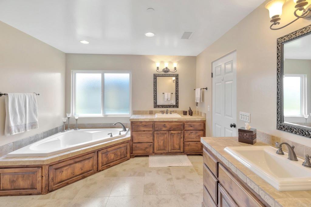 169 La Veta Avenue Encinitas, CA 92024 - Photo 12 of 19