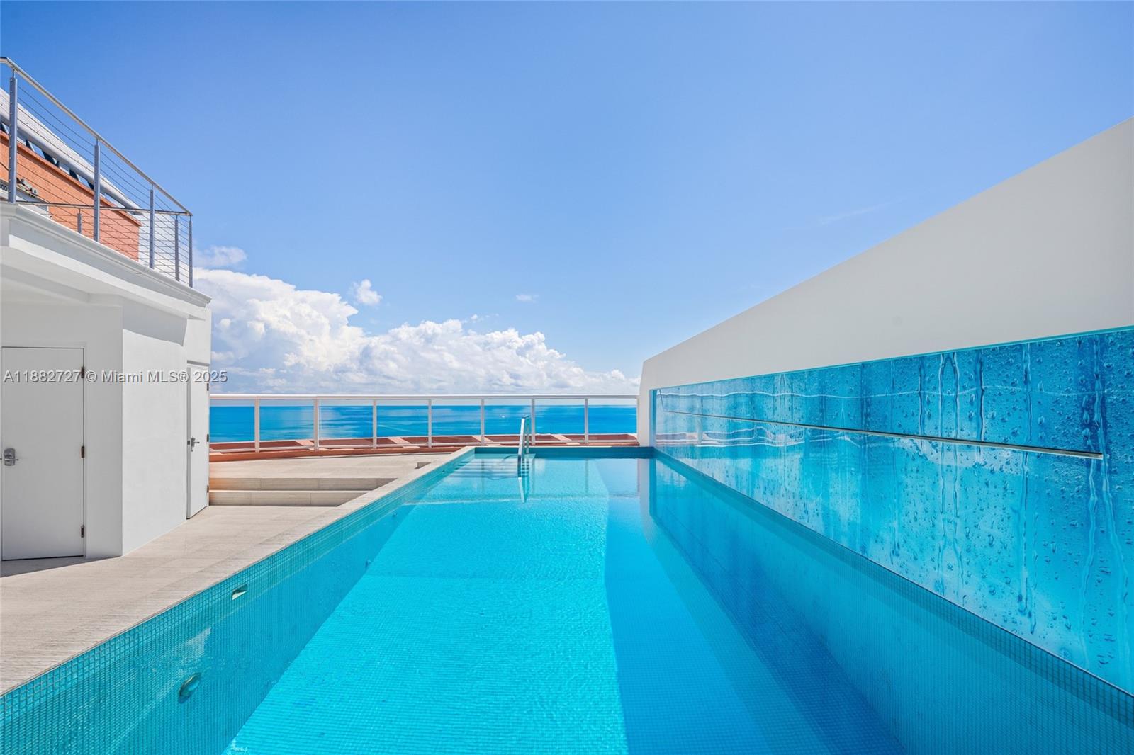 300 South Pointe Drive, Unit PH5 Miami Beach, FL 33139 - Photo 30 of 52