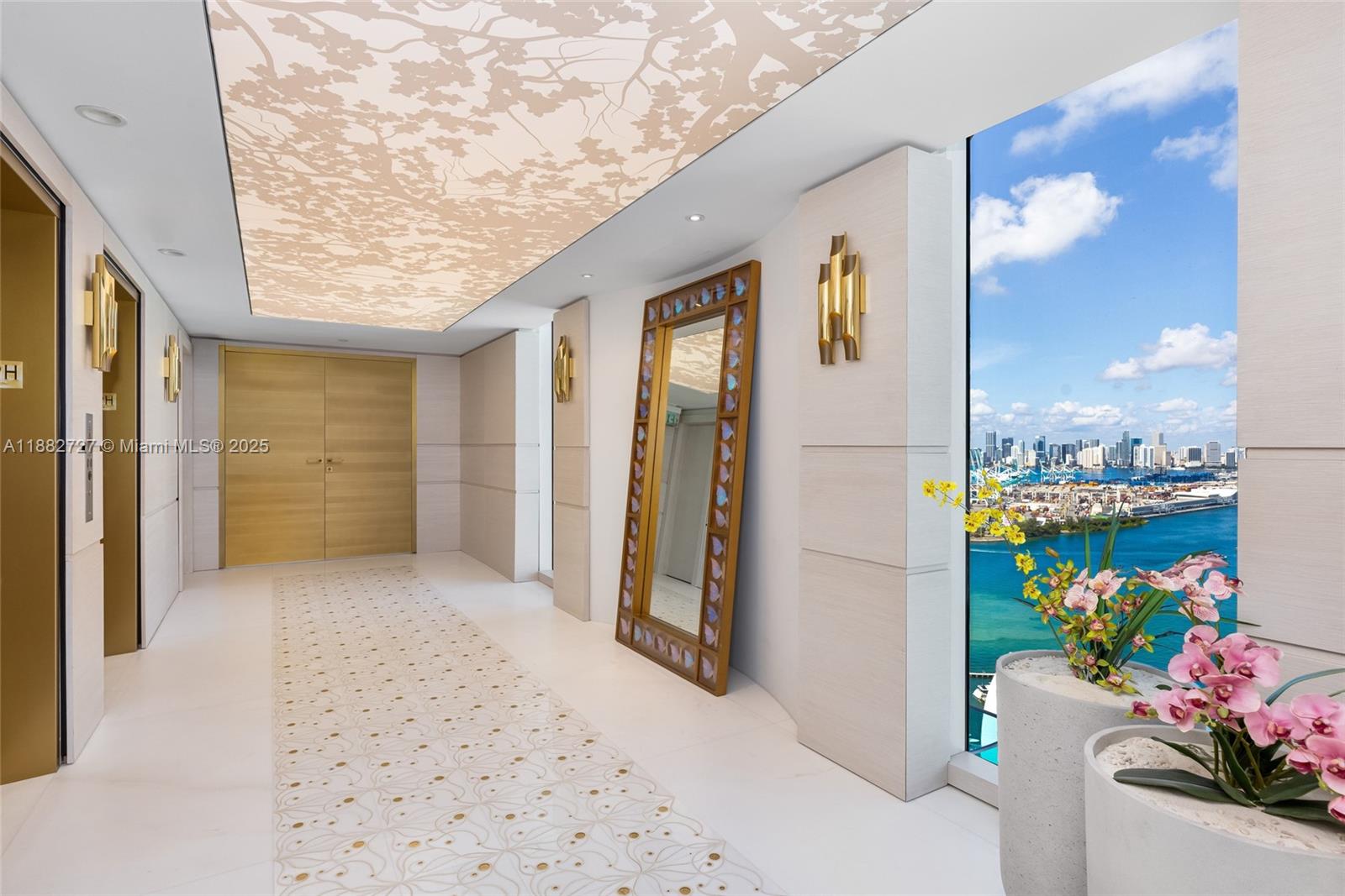 300 South Pointe Drive, Unit PH5 Miami Beach, FL 33139 - Photo 3 of 52 a view of front door and dining room